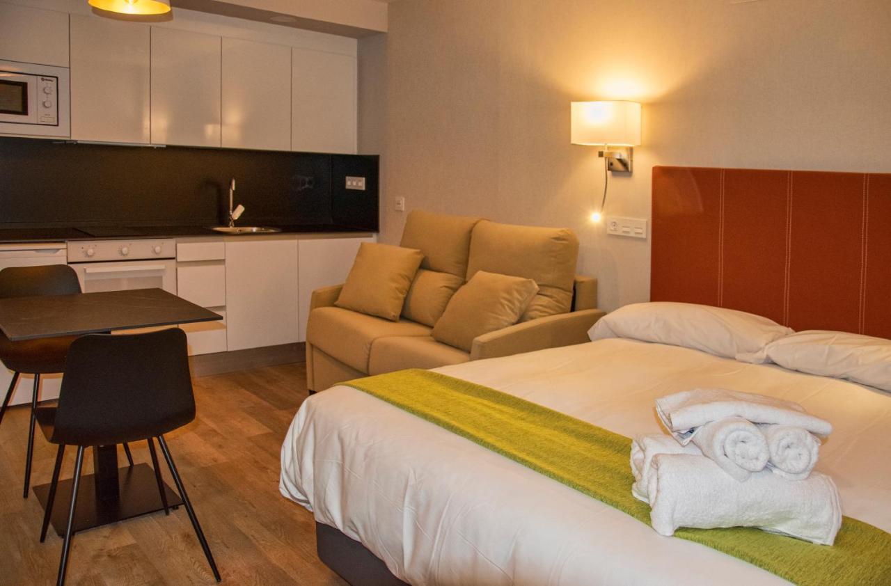 Aparthotel Essenzia De Castilla Aranda de Duero Exterior photo